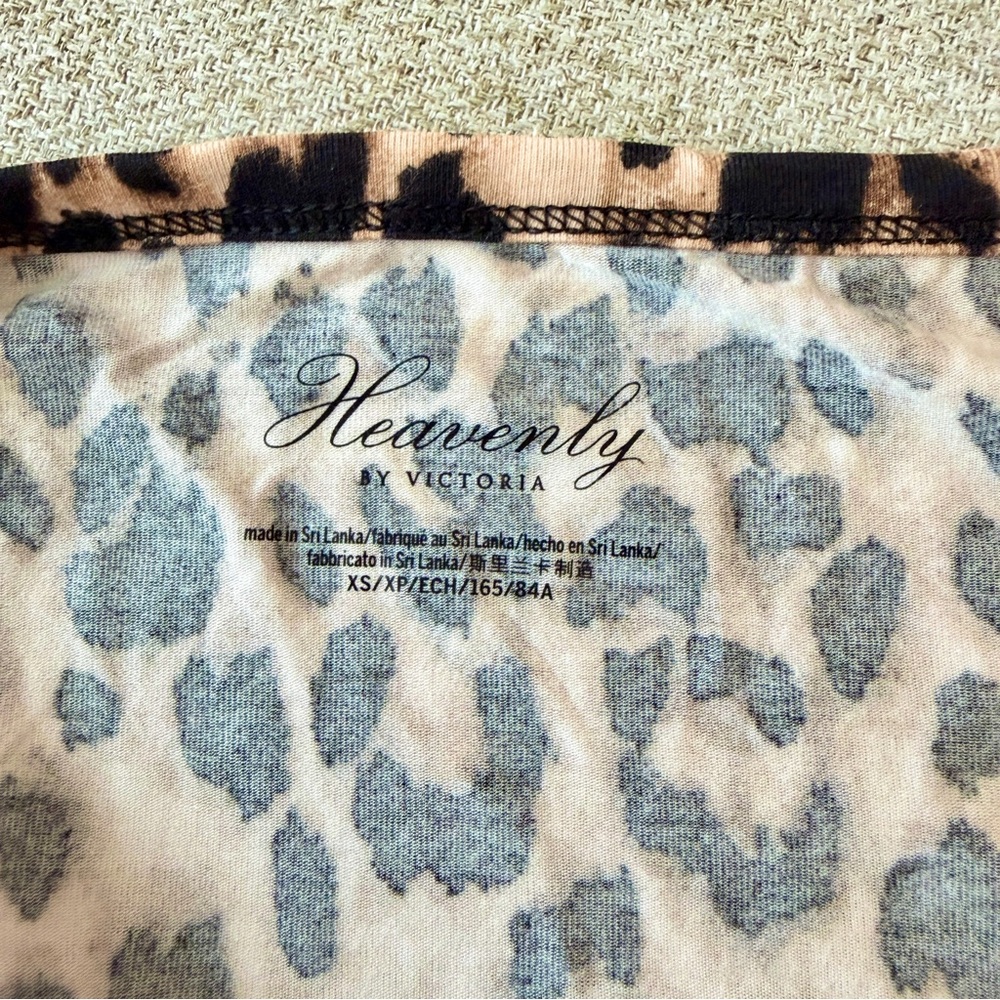 🐆 Victoria’s Secret Heavenly Modal Leopard Print Tie-Back Long Sleeve Crop Top - Picture 13 of 13